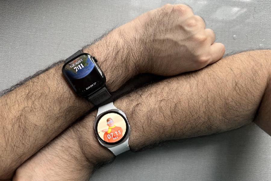 Apple Watch Series 10 (top) versus Samsung Galaxy Watch8
