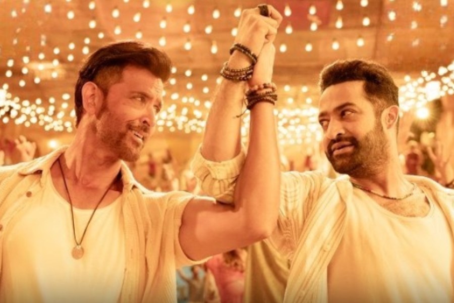 Janaab-e-Aali song from War 2