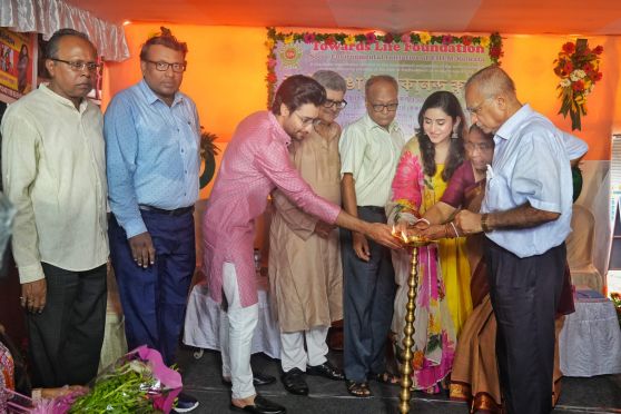 Left to Right (L–R): Ravi Pal, Prof. Dr.Rajarshi Das, Gourab Chakraborty, Actor, Tridib Chatterjee, President, Publishers & Booksellers Guild, Prof. Achintya Kumar Biswas, President, Ultadanga Vivekananda Club,  Riddhima Ghosh, Actor, Sipra Banerjee, CEO, Towards Life Foundation and  Prof. (Dr.) R. P. Banerjee, Chairman & Director, EIILM-Kolkata