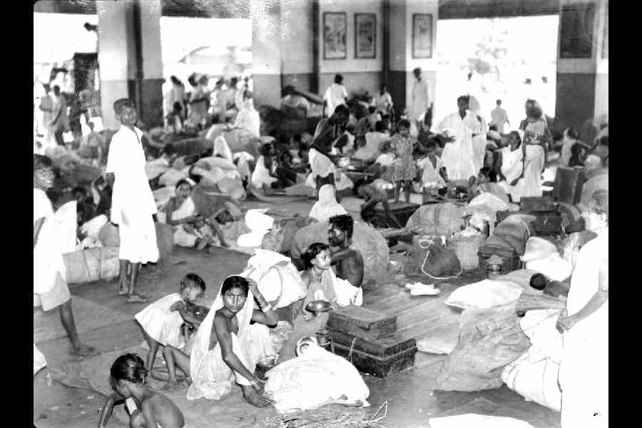 Refugees from East Pakistan at Sealdah Station.