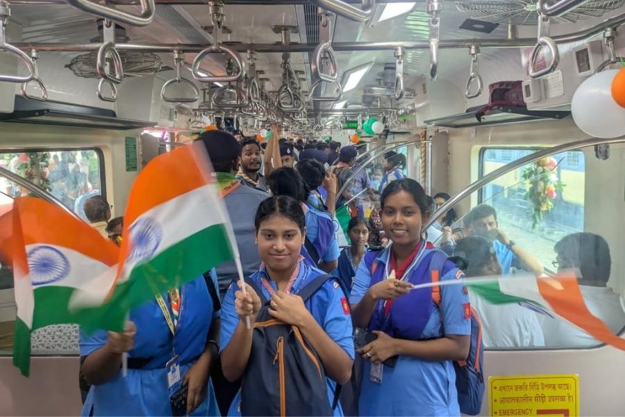 The train has a top speed of 110 km/hour. Minimum single-journey fare is Rs 29 for the first 10 km, while monthly passes start at Rs 590