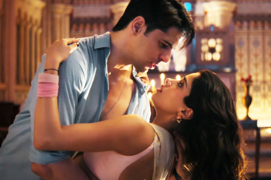 Sidharth Malhotra, Janhvi Kapoor in ‘Param Sundari’ trailer