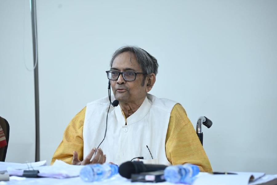 Rajat Kanta Ray speaks on the 266th anniversary of the Battle of Plassey in 2023 at Victoria Memorial Hall.