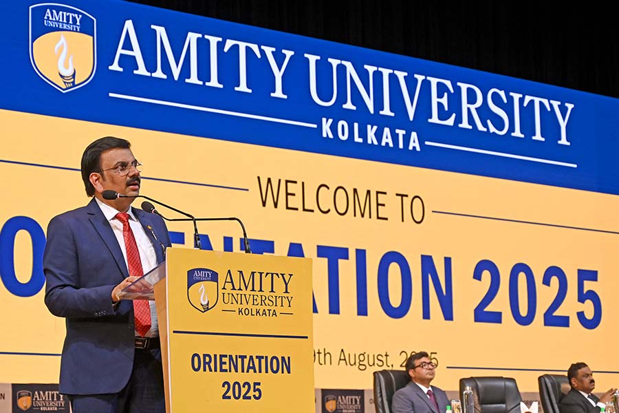 Vice Chancellor of Amity Kolkata, Dr Ashok Kumar Srivastava welcomed the new students into the Amity ecosystem. The university also showcased its global ecosystem — with campuses in New York, London, Abu Dhabi, Singapore and more — enabling study-abroad terms, exchanges and cross-campus projects. As Ramachandran put it, “You can go to our New York campus for 4–6 weeks; the Amity ecosystem lets you study across campuses worldwide,” offering exposure that blends international perspective with strong Indian roots.