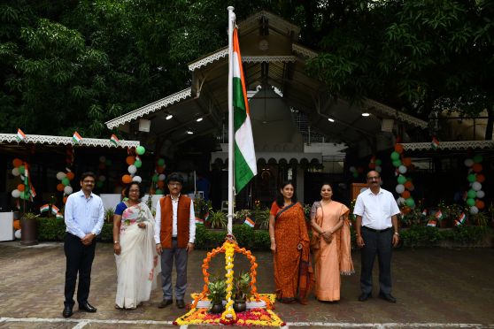 Shri Shikshayatan School and College observed Independence Day with grandeur and deep reflection. Dignitaries, including School Principal Ms Sangeeta Tandon and College Principal Dr Tania Chakraverty, joined the celebration. The programme began with the ceremonial flag hoisting and a spirited march past by Classes VIII to XII. The cultural segment featured soul-stirring performances, including Music Teacher Ms. Pallabi Ghatak’s rendition of Aye Mere Watan Ke Logon and a choir medley of patriotic songs.