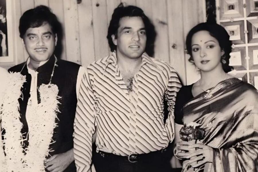 Shatrughan Sinha visits Hema Malini days after Dharmendra’s death, pens emotional note