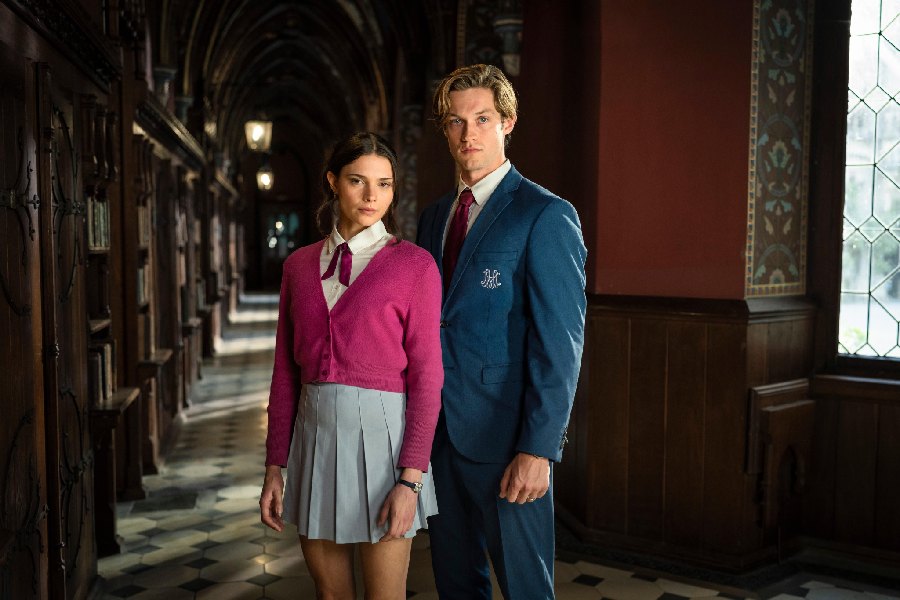 A still of Harriet Herbig-Matten and Damian Hardung from ‘Maxton Hall’