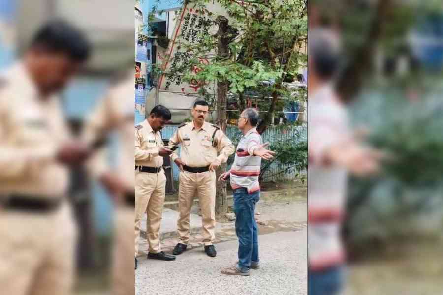 Two former army men being briefed about their duties on the JU campus on Tuesday