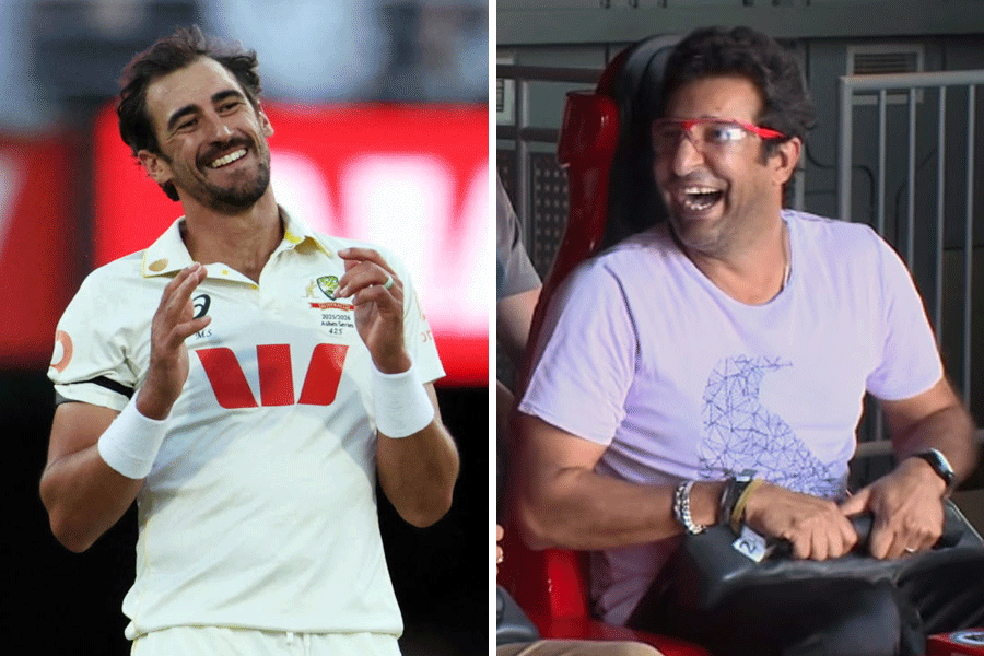 Mitchell Starc (left), Wasim Akram (right)
