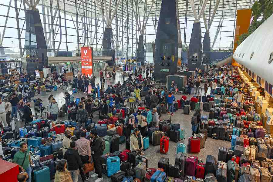 The crowd outside the Calcutta airport on Friday afternoon.