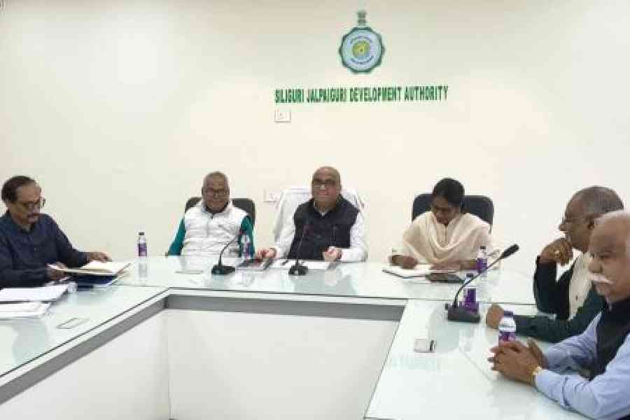 Dilip Dugar, the chairman of the SJDA, with representatives of trade bodies in Siliguri on Friday. Picture by Passang Yolmo