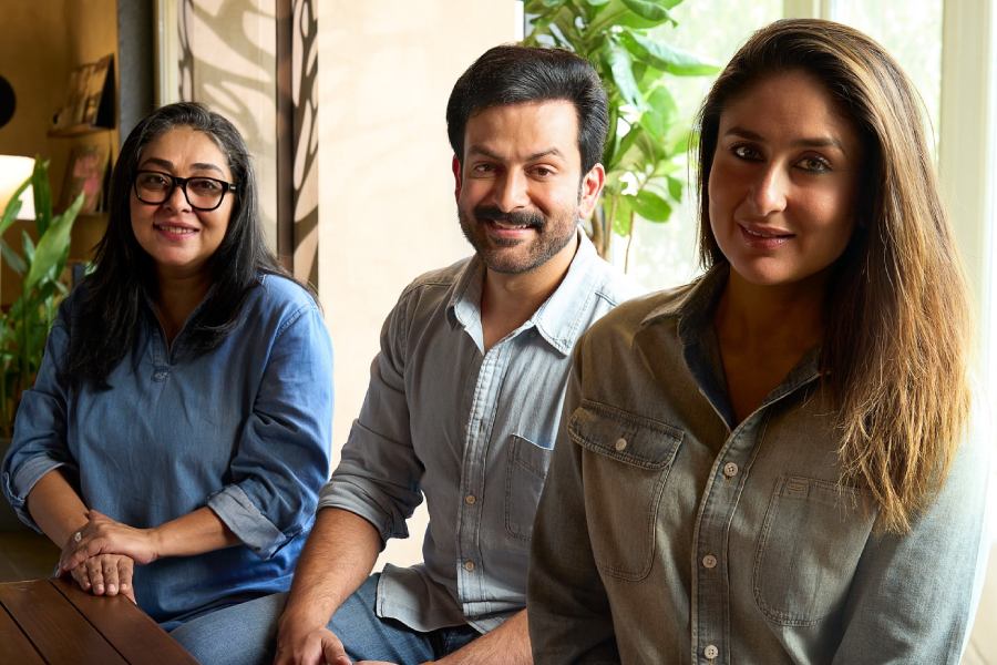 Kareena Kapoor with Prithviraj Sukumaran and Meghna Gulzar