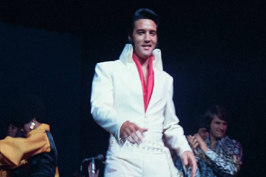 A still from Baz Luhrmann’s ‘EPiC: Elvis Presley in Concert’