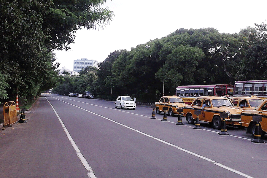Mayo Road in Kolkata.