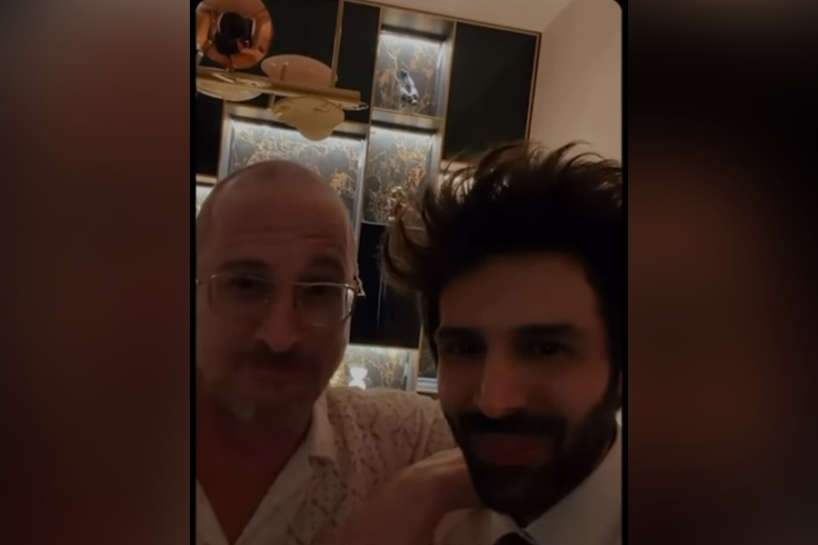 (left to right) Darren Aronofsky and Kartik Aryan
