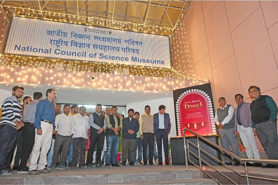 At the NCSM headquarters in Kolkata, the observance began with the lighting of diyas