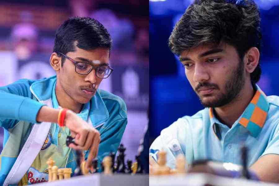 R. Praggnanandhaa and (right) D. Gukesh