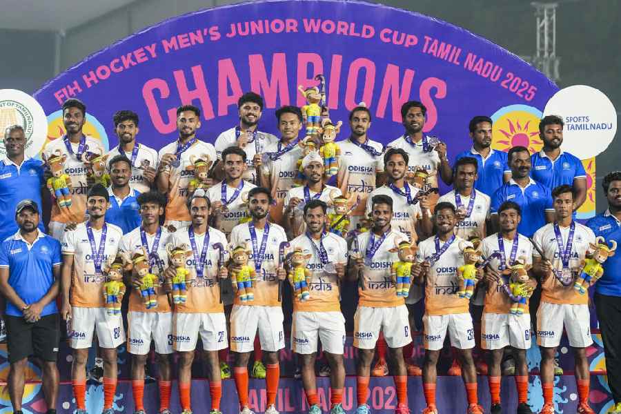 India's players pose with their Bronze medals during FIH Junior Mens World Cup 2025