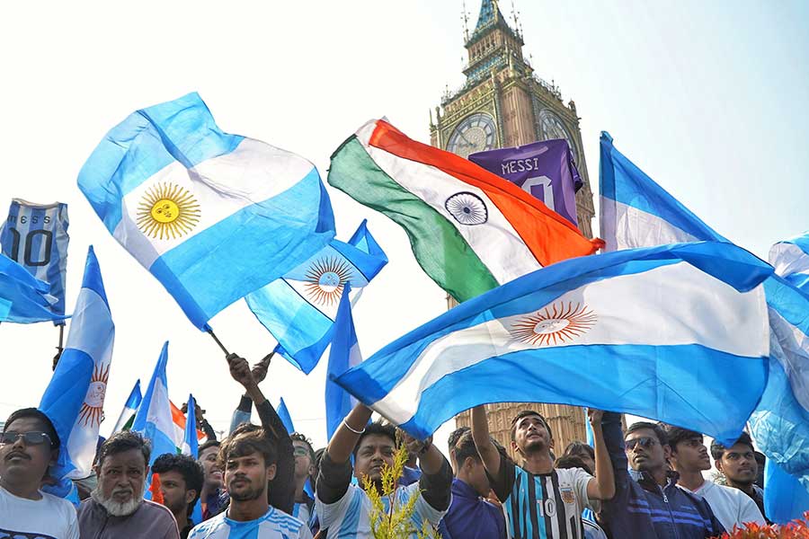 Argentina and India flags flying high in the area, creating a stadium like atmosphere on the roads of Lake Town