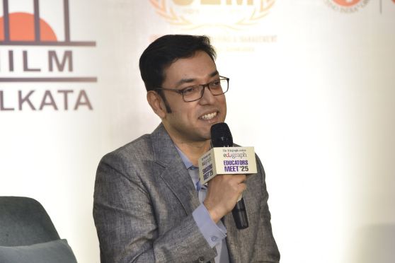 The energy perceptibly shifted when Anupam Roy stepped into the spotlight- the event’s Guest Speaker. The acclaimed artist doesn’t just speak—he paints with his words.