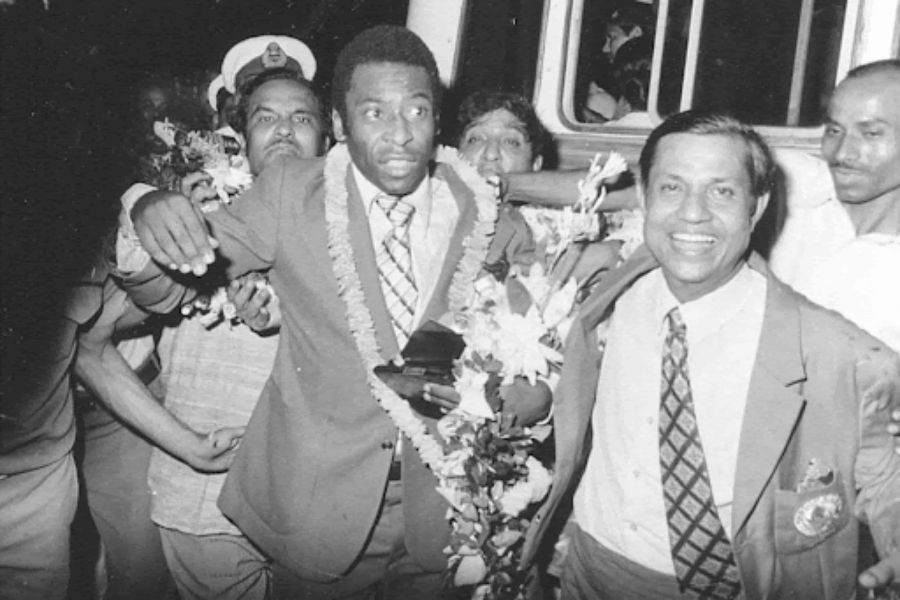 When Pele’s plane landed, the crowd ran to the bay where the aircraft was to be parked. The security men stood around helplessly (The Telegraph Library picture)