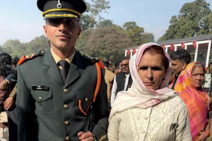 Lieutenant Hardeep Gill with his mother Santro Devi