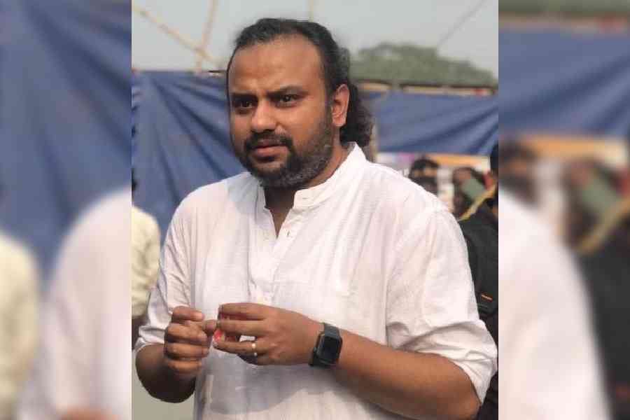 Atish Aziz, Md Salim's son