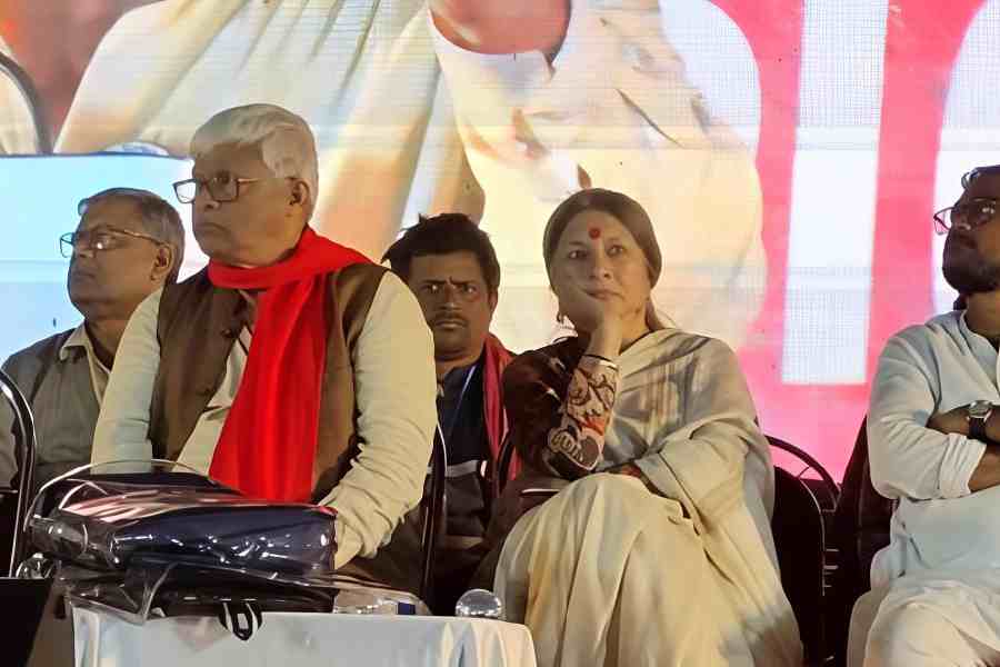 Brinda Karat and other CPM leaders at the concluding programme of Bangla Bachao Yatra in Belgharia on Wednesday.
