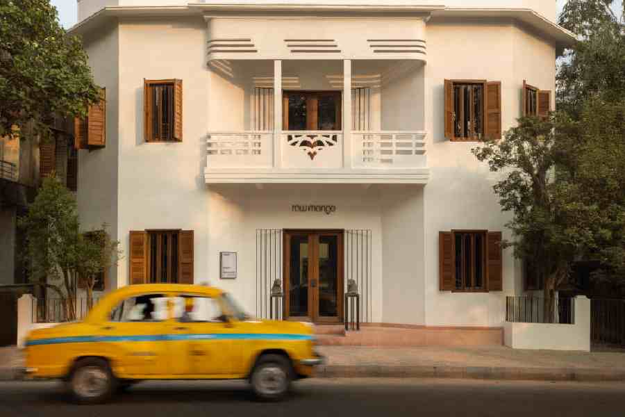 t2 gets you exclusive glimpses of the Raw Mango store, opening in Calcutta today at Pankaj Mullick Sarani, Ballygunge Circular Road