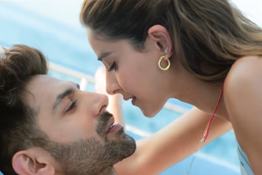 Kartik Aaryan and Ananya Panday in ‘Tu Meri Main Tera, Main Tera Tu Meri’