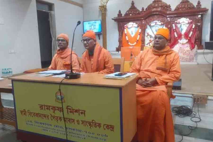 Swami Jnanolokananda (centre), secretary of Ramakrishna Mission Swami Vivekananda’s Ancestral House and Cultural Centre, speaks at the news conference 