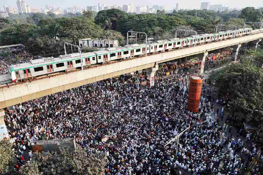 Supporters block the Shahbagh Square as they protest demanding justice for the death of Sharif Osman Hadi, in Dhaka