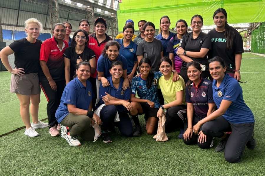 CricRizz is a community of Kolkata women who play cricket post work, and have the time of their lives while at it