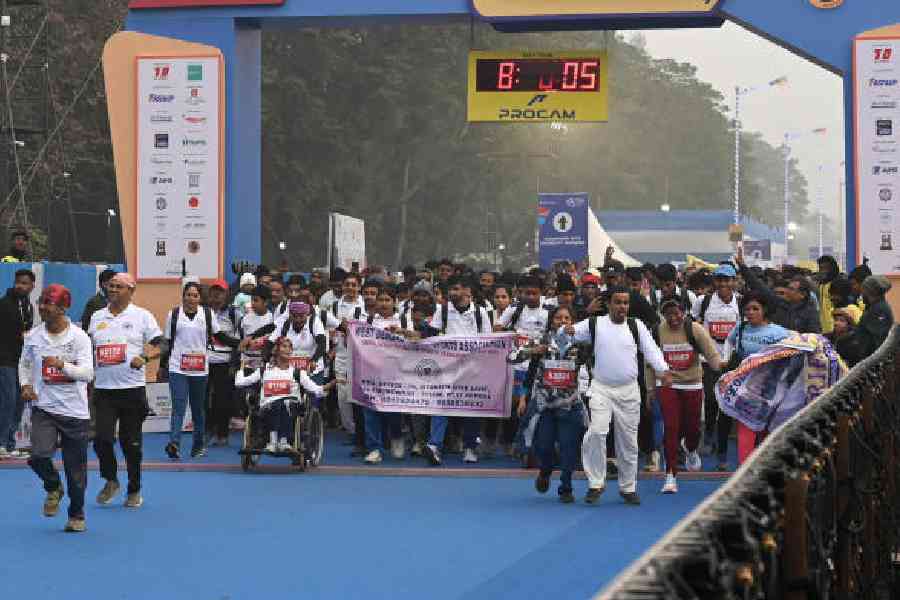 Participants in the Senior Citizen’s run &amp; Champions with Disability run on Red Road on Sunday morning. Pictures by Sanat Kr Sinha and Bishwarup Dutta