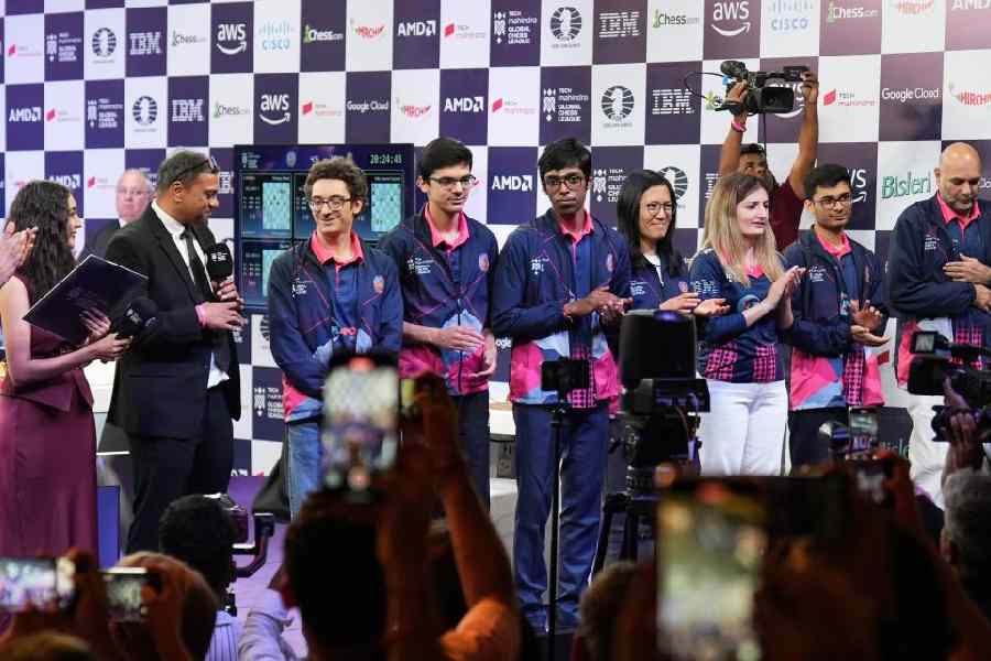 The Alpine SG Pipers team after winning the third edition of the Global Chess League in Mumbai on Tuesday.