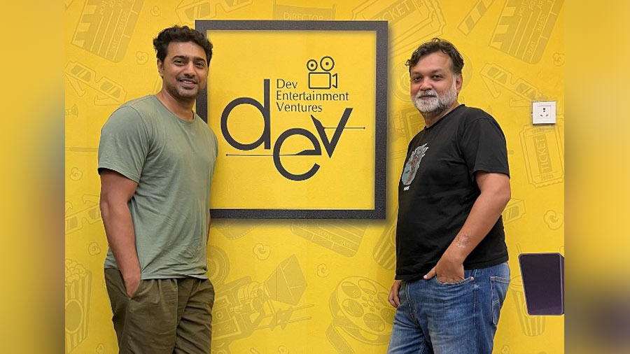 Srijit Mukherji (right) with Dev (left)