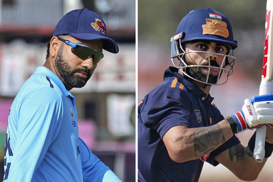 Rohit Sharma (left), Virat Kohli (right)
