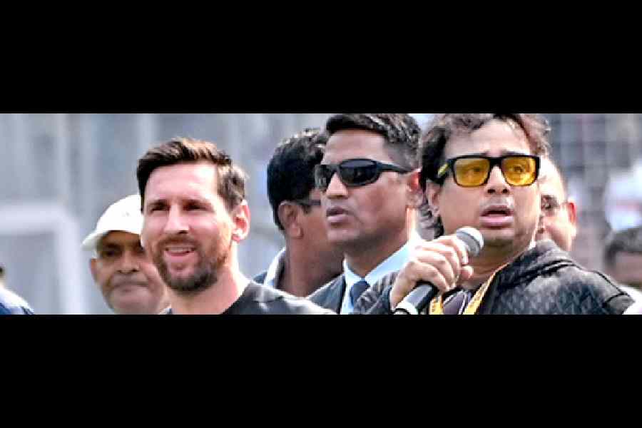 Lionel Messi and Satadru Dutta at the Salt Lake Stadium on December 13