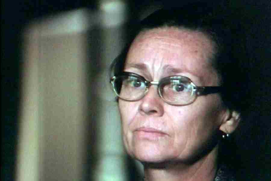 A still from 36 Chowringhee Lane