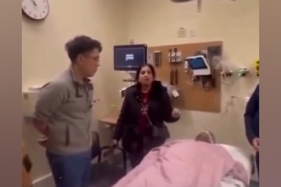 Prashant Sreekumar's wife Niharika at the hospital