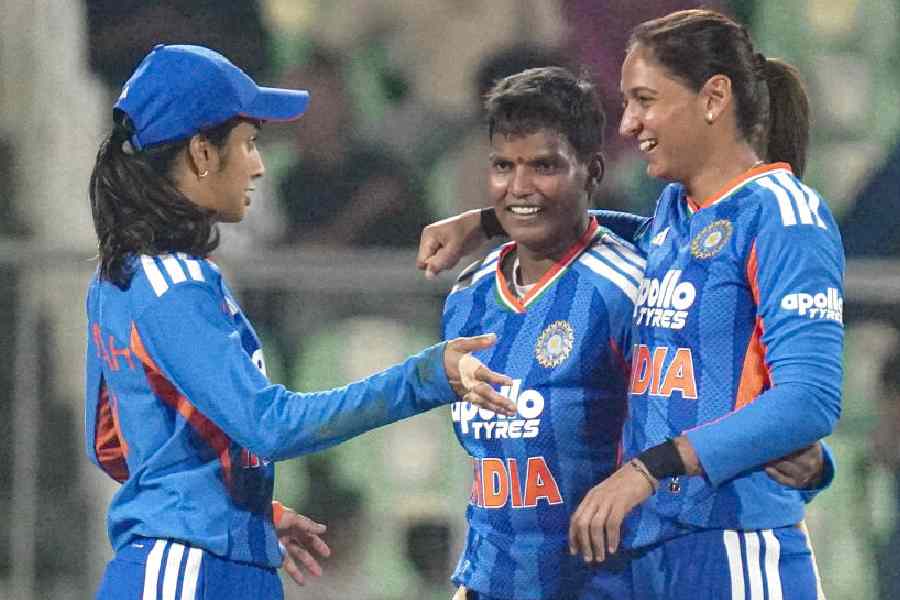 Deepti Sharma (centre) on Friday.