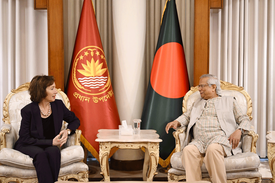 Ambassador Tracey Ann Jacobson, the Chargé d’Affaires of the United States to Bangladesh, with Chief Adviser Professor Muhammad Yunus at the State Guest House Jamuna.