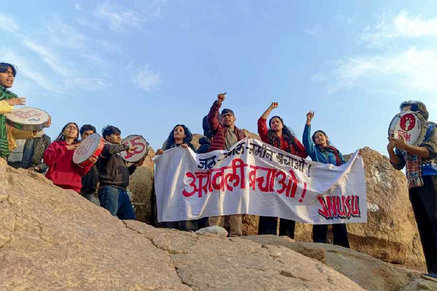 JNU students demand the protection of the Aravalli Hills on Saturday.