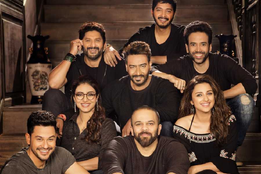 Rohit Shetty with the cast of 'Golmaal Again' (2017)