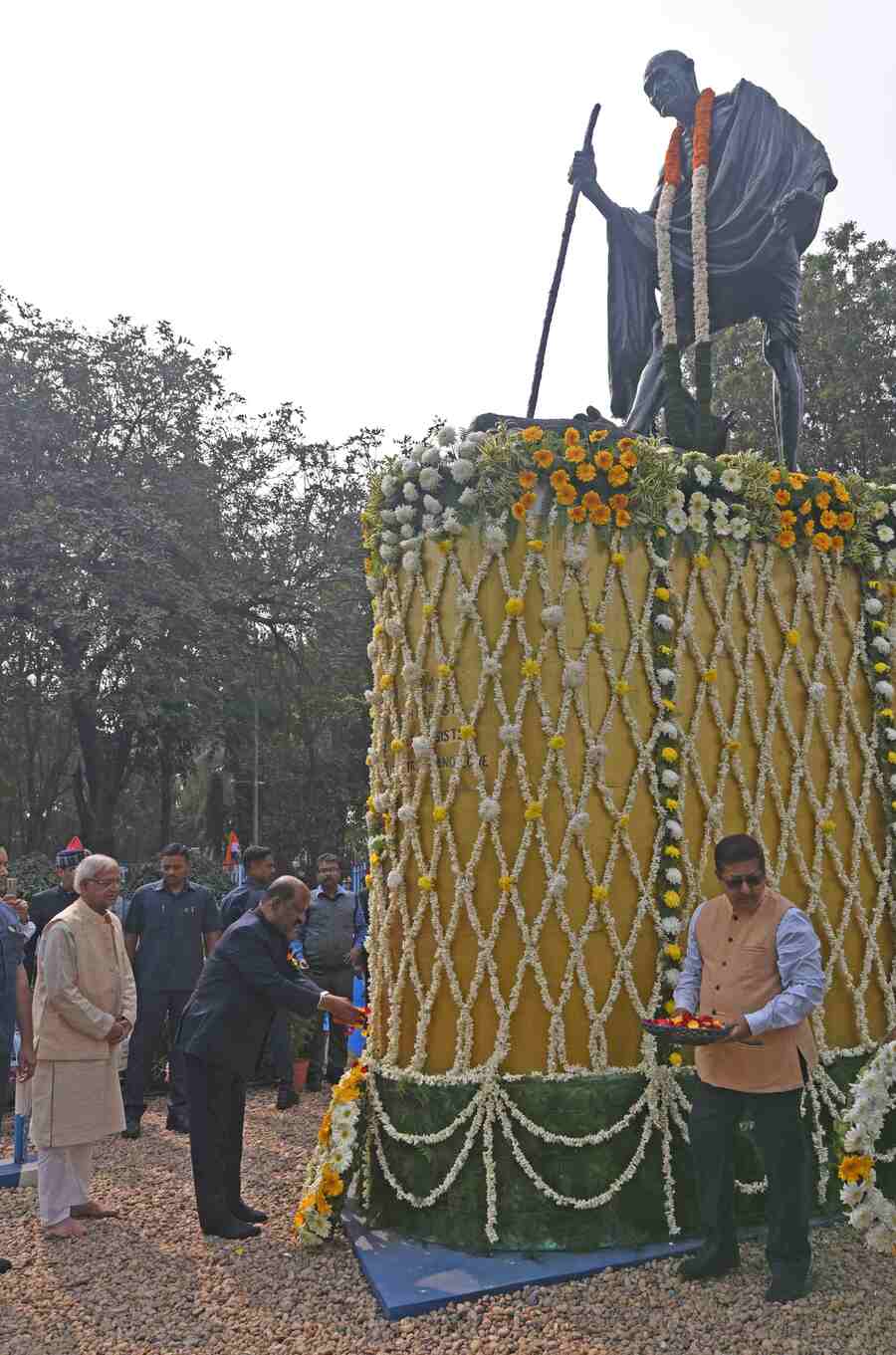 On Mahatma Gandhi’s death anniversary, West Bengal Governor CV Ananda Bose and state minister of agriculture and parliamentary affairs Sobhandeb Chattopadhyay placed wreaths at the pedestal of the Father of the Nation’s statue at Mayo Road on January 30  