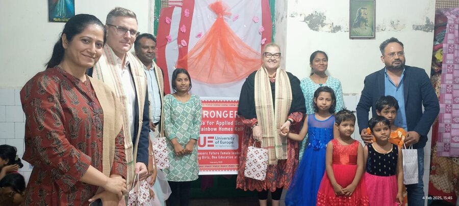 The University of European Applied Sciences(UE), Berlin, Germany under the Global University System, (GUS) extended support for the school education of the marginalised girls of  Loreto Rainbow Homes Foundation, Kolkata. Ernst Sugandharajah, CEO of UE; Sagi Hartov, the CEO of GUS Germany GmbH(GGG); Barbara Voss, consul-general of the Federal Republic of Germany; Tom Reiner, regional director, Indo-German Chamber of Commerce, Kolkata and Sr Priyanka Topno, director, Loreto Rainbow Homes were present at the event