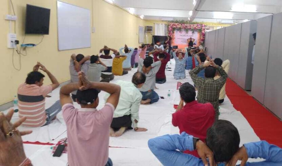 Metro authorities organised a stress management camp from February 8 to 12 at Noapara Crew Lobby. Motormen, supervisers, and office staff of the electrical and finance departments participated on Sunday 