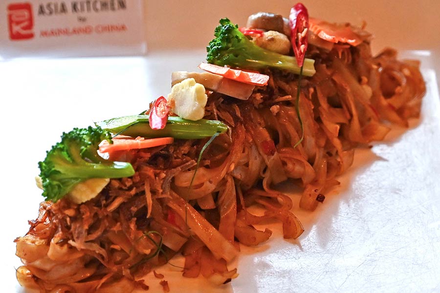 Next, we tried Thai-style stir-fried spicy flat noodles. Called Drunken Noodles, this was the chef’s take on the classic Thai Pad Kee Mao — a perfect dish to pair with a few alcoholic drinks