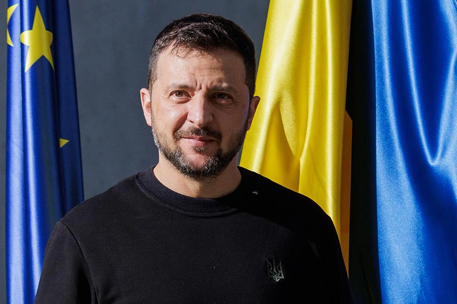 “I’ve been told by a friend at the White House that I’m near the bottom of Donald Trump’s speed dial list, just above Melania Trump,” reveals Volodymyr Zelensky