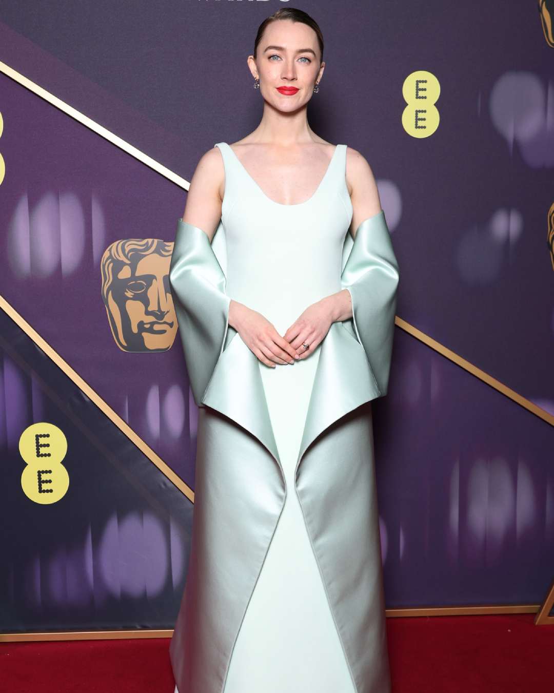 Saoirse Ronan’s pale green Louis Vuitton gown made for a winning look.